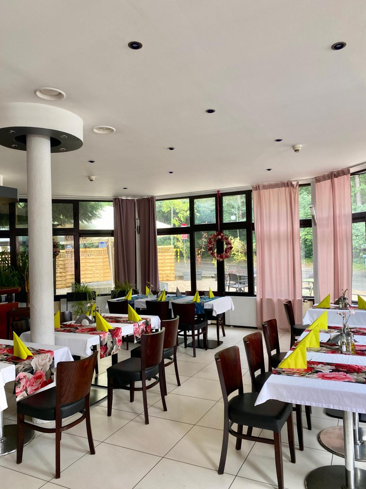 Hotel Echo Cedzyna Екстериор снимка