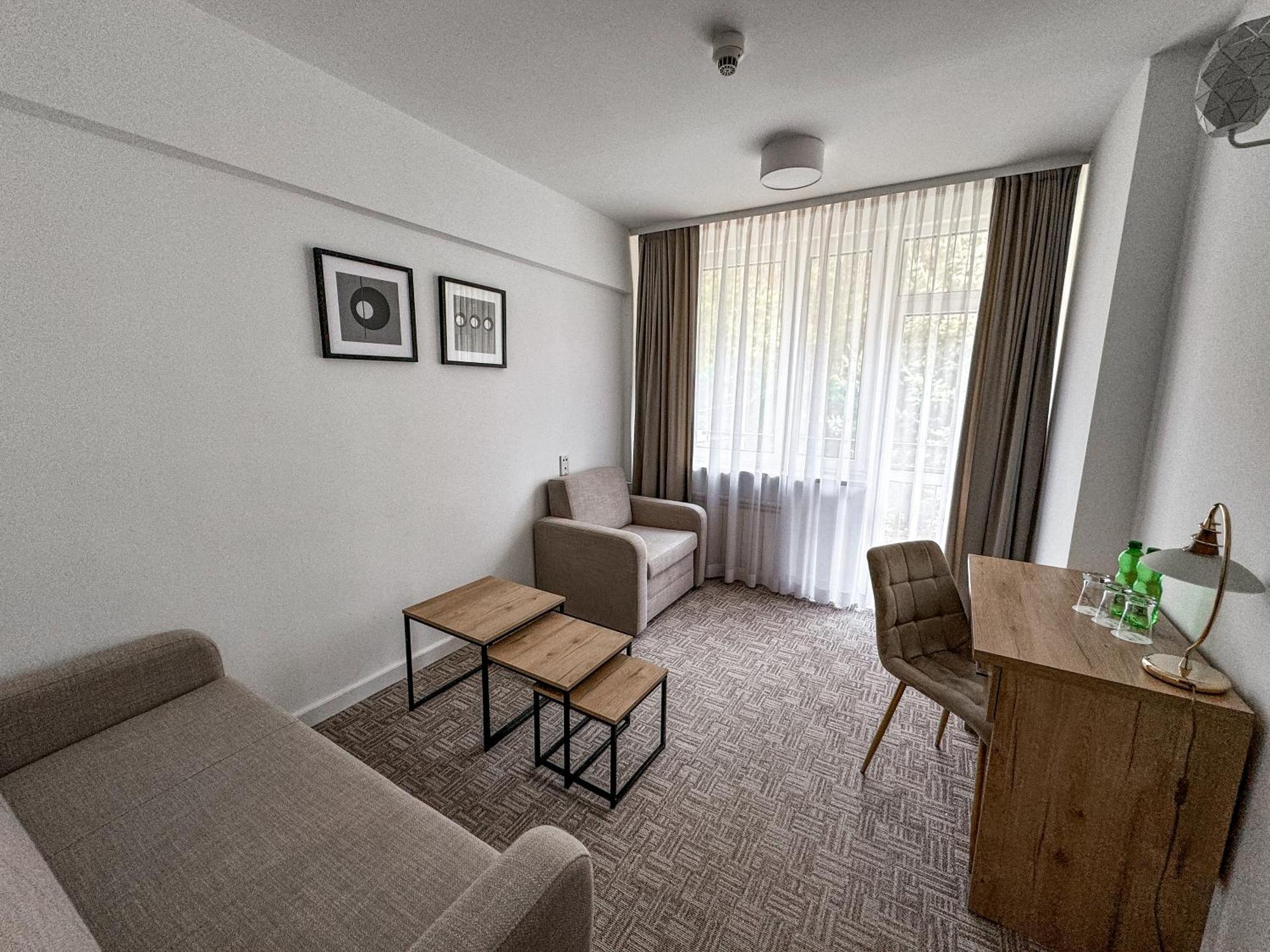 Hotel Echo Cedzyna Екстериор снимка