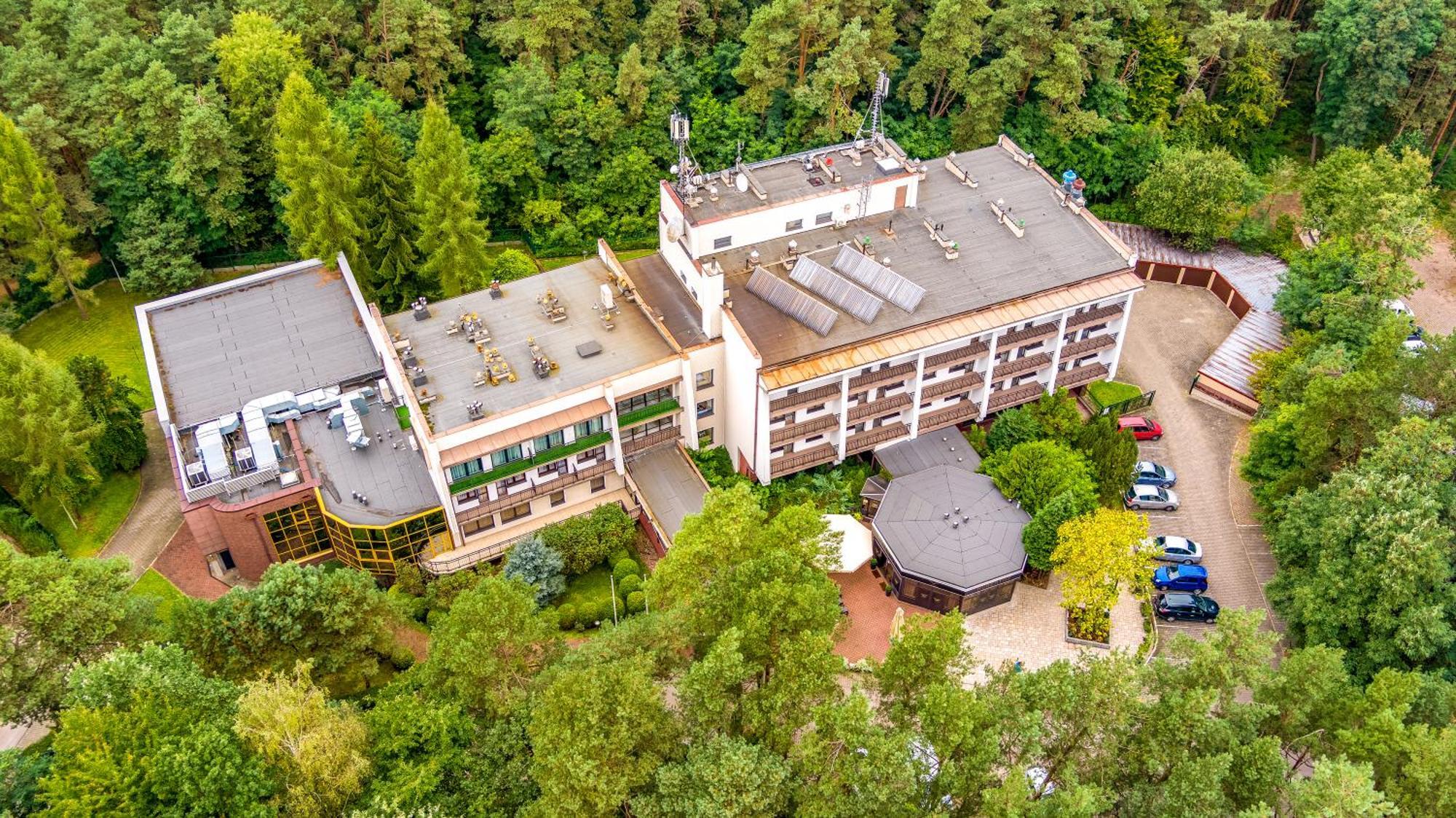 Hotel Echo Cedzyna Екстериор снимка