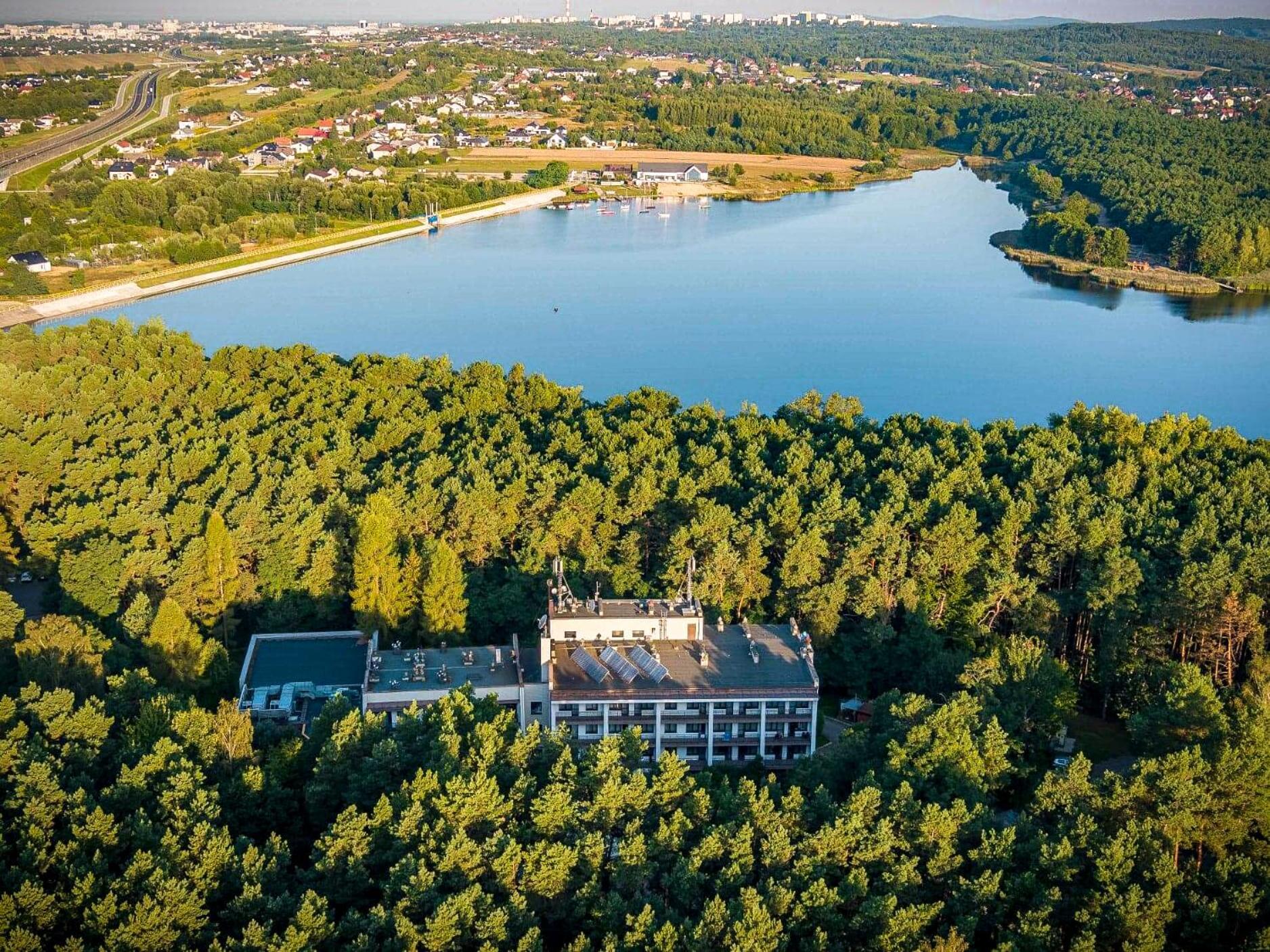 Hotel Echo Cedzyna Екстериор снимка