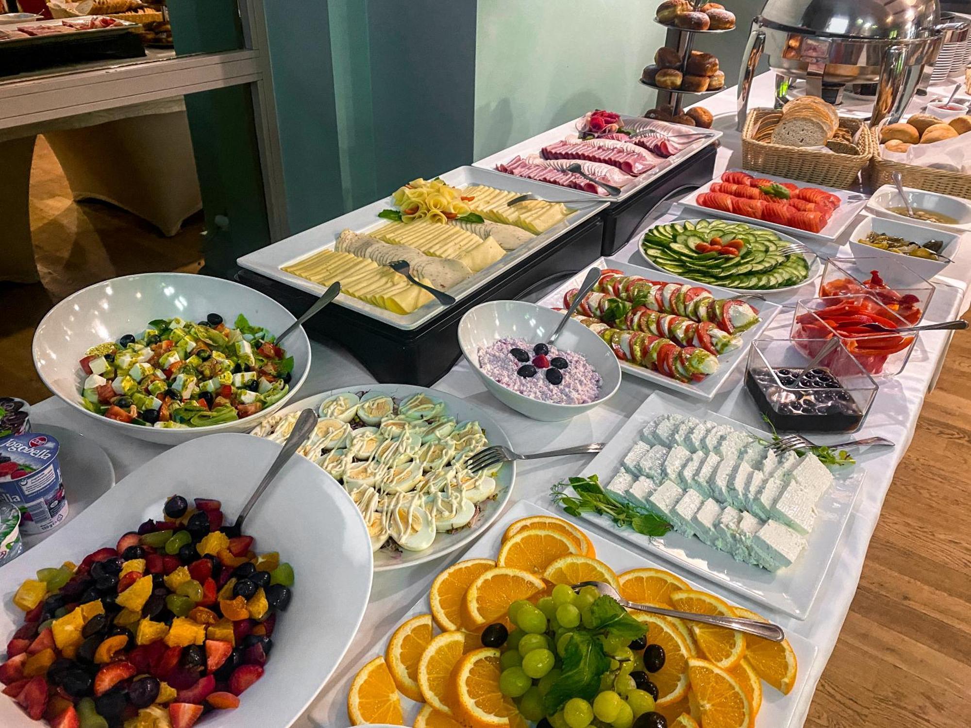 Hotel Echo Cedzyna Екстериор снимка