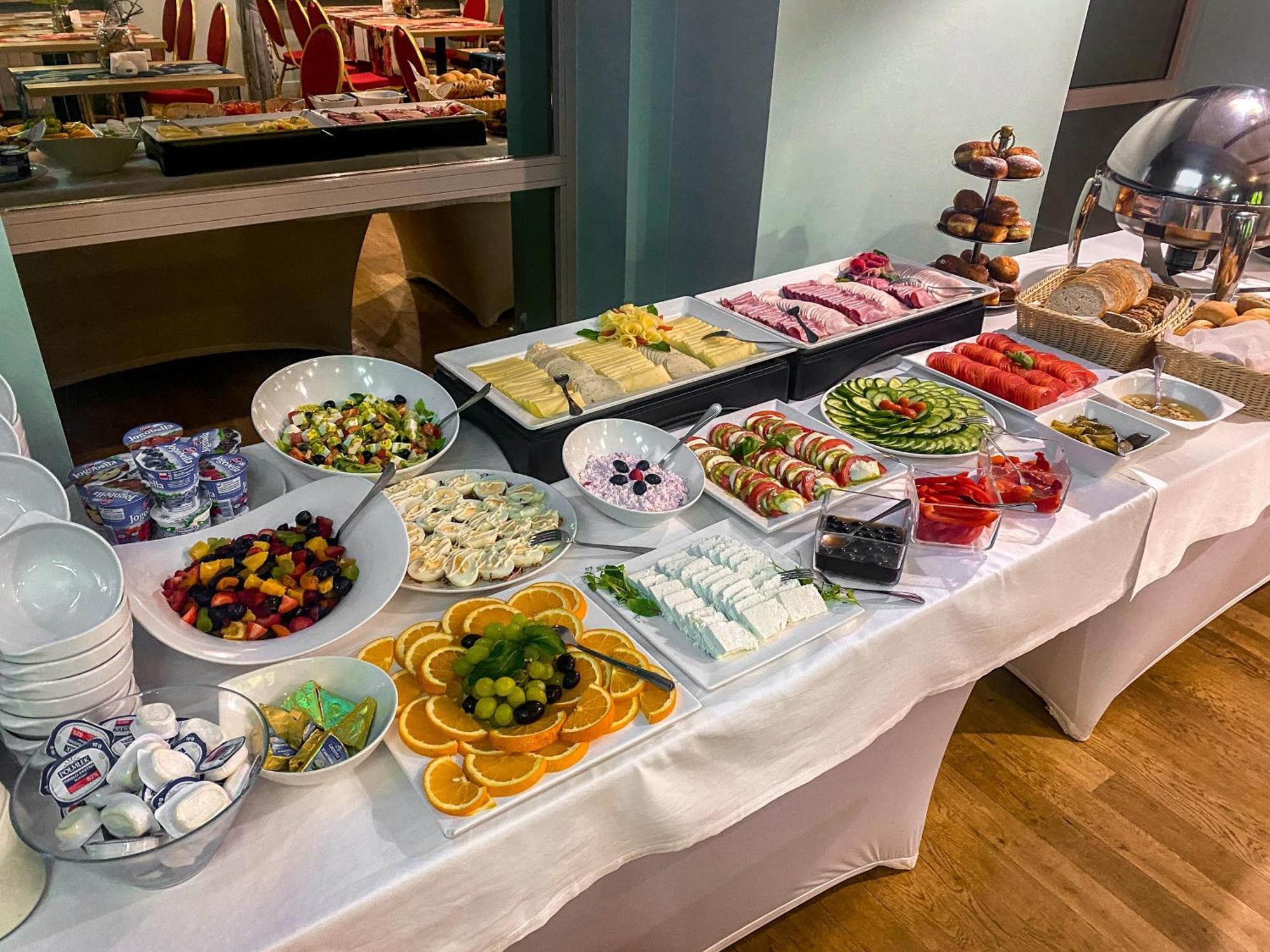 Hotel Echo Cedzyna Екстериор снимка