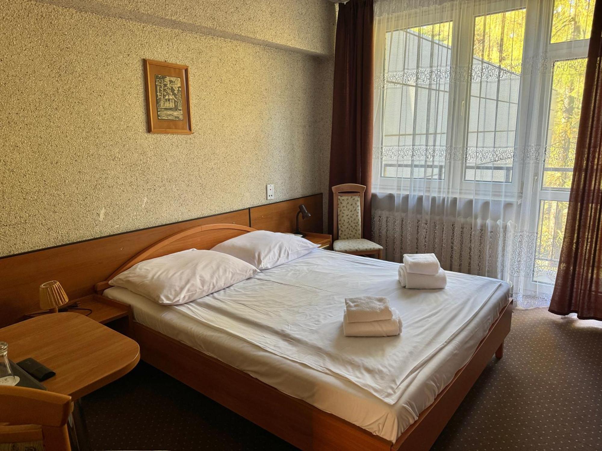 Hotel Echo Cedzyna Екстериор снимка