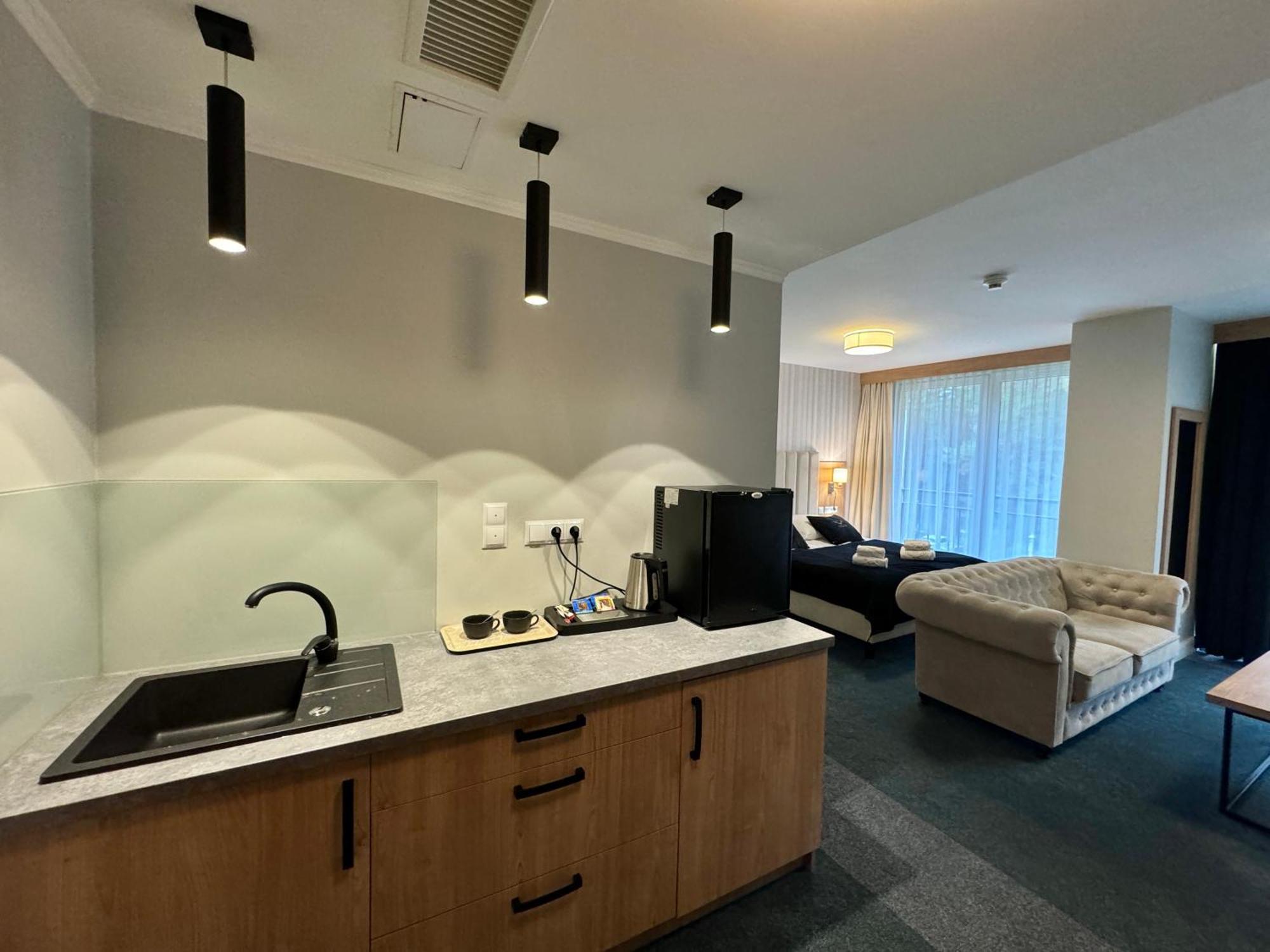 Hotel Echo Cedzyna Екстериор снимка