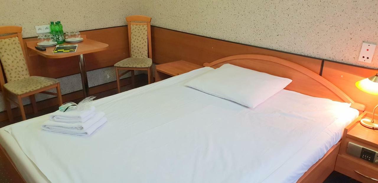 Hotel Echo Cedzyna Екстериор снимка